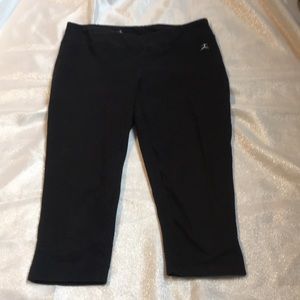 Cute athletic cropped leggings